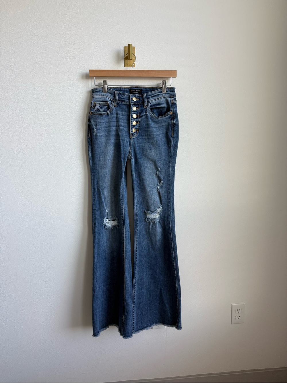 Judy Blue Mid Rise Button Fly Destroyed Fray Hem Flare Jeans Size 26 - Picture 2 of 10